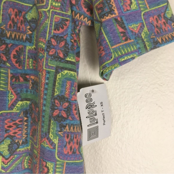 LuLaRoe Perfect Tee Short Sleeve Scoop Neck Top in Geometric Multicolor - Picture 7 of 10